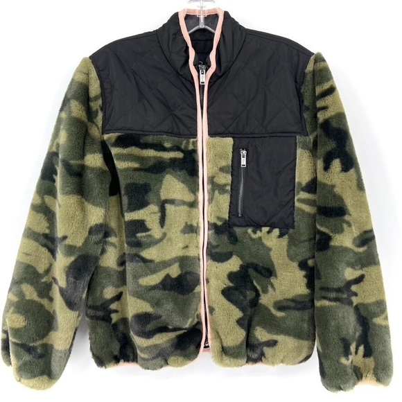 Rails Wesley Camo Quilted Fleece Women’s XL NWT 225$ - Picture 8 of 8